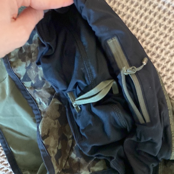 Lululemon camo shorts - Picture 3 of 3